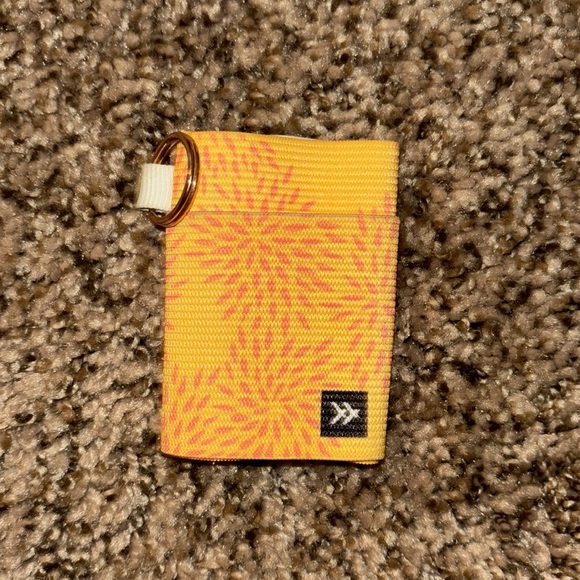 Thread Wallet - Picture 2 of 3